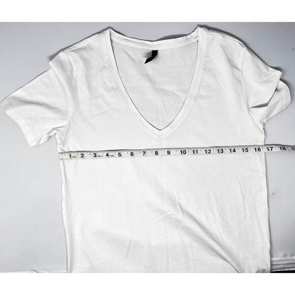 Sinsay Women's White Top V-Neck Tshirt style size S Pre-Owned in great condition - Picture 4 of 5